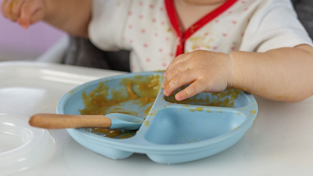 Mustaqil ovqatlanish va bolaning sensor rivojlanishi